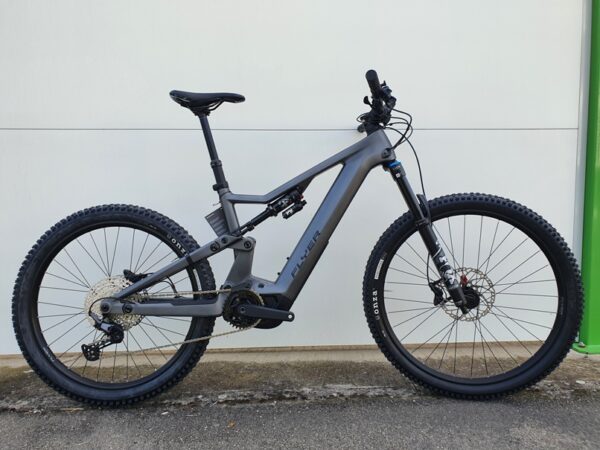 FLYER UPROC X 6.10 - CARBON