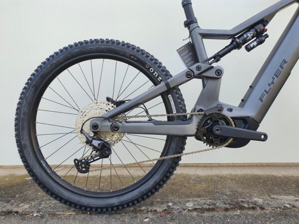 FLYER UPROC X 6.10 - CARBON - immagine 2