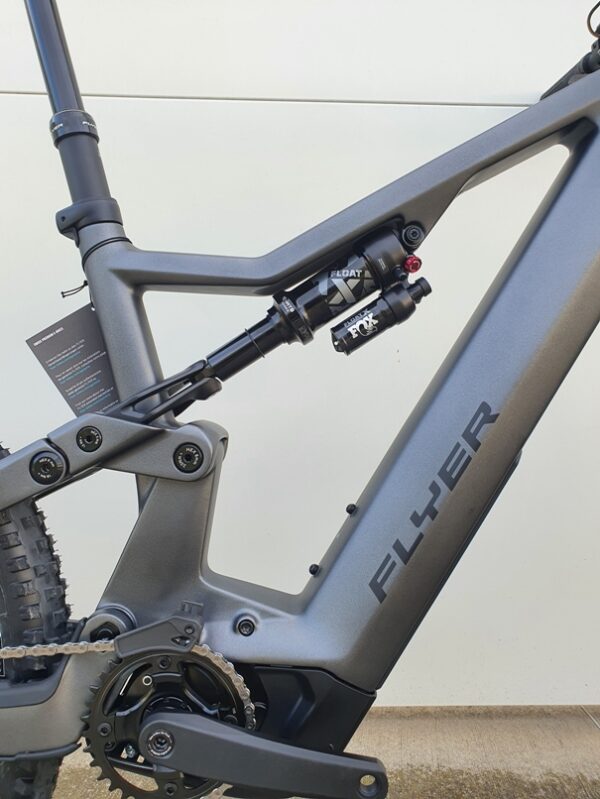 FLYER UPROC X 6.10 - CARBON - immagine 3